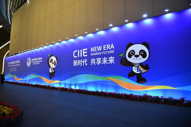 美国品牌VIIcode受邀参展进博会,眼部氧护SPA馆解答抗衰老秘密