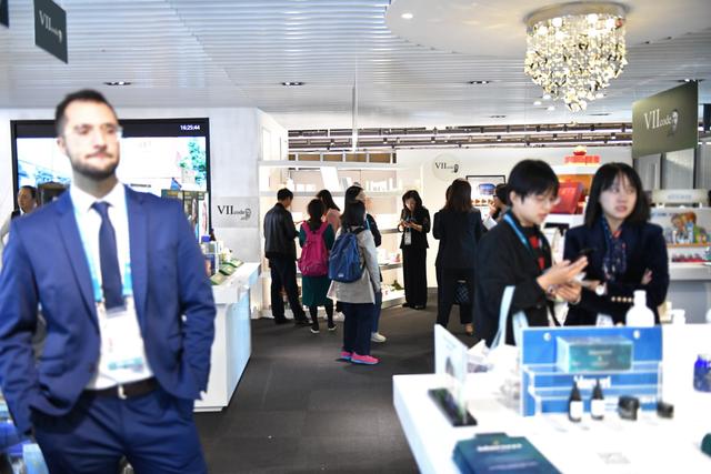 美国品牌VIIcode受邀参展进博会,眼部氧护SPA馆解答抗衰老秘密